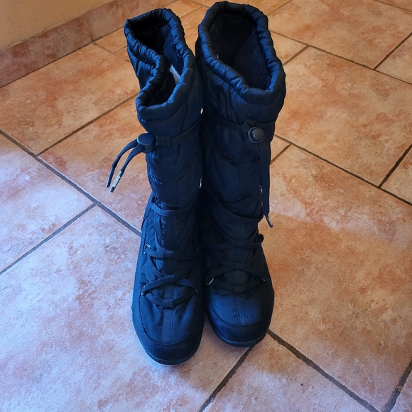 Boots kamik Size 8 - Picture 11 of 13